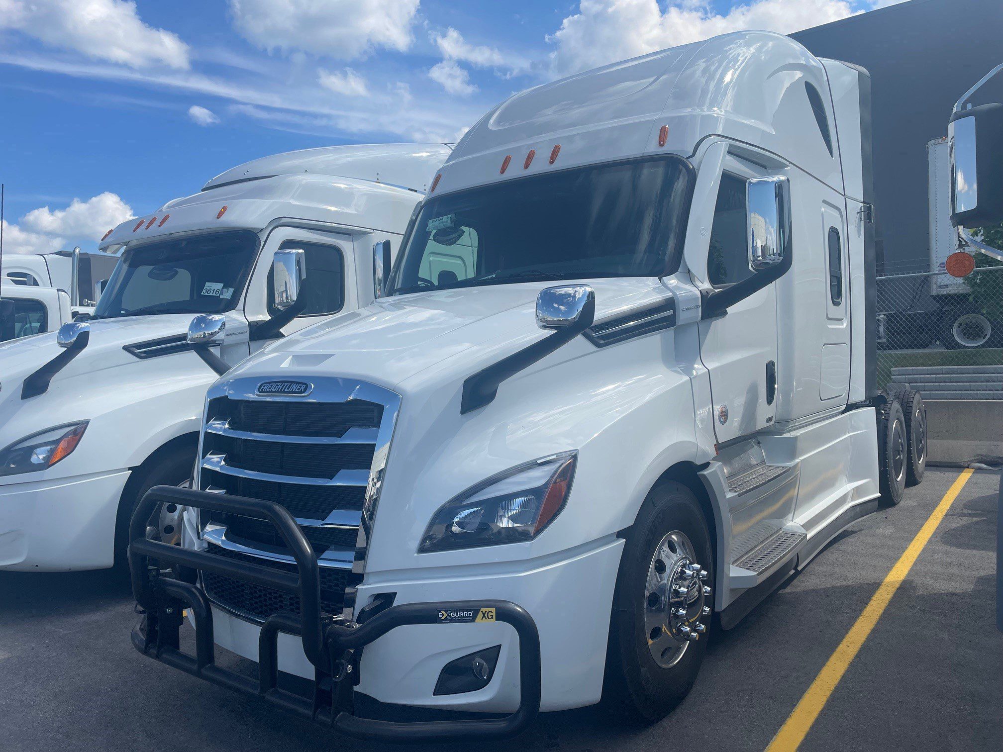 Freightliner Cascadia PT126SLP 2024 Globocam Used & New Truck